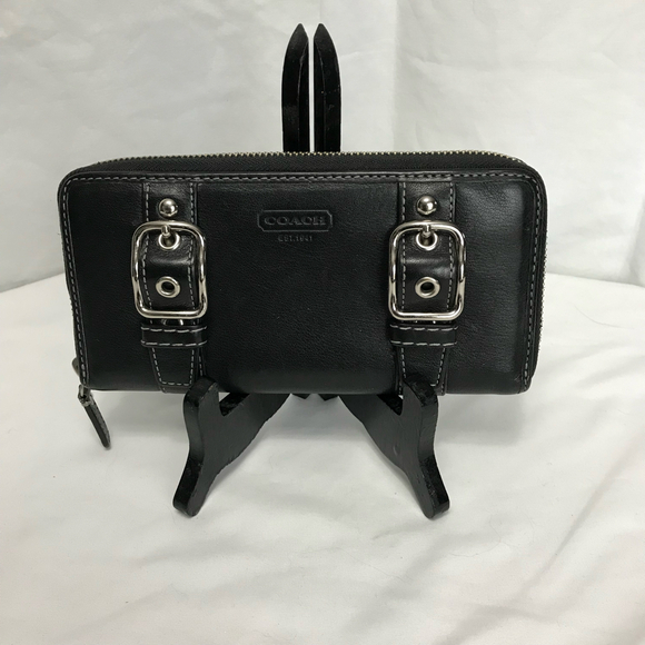 Coach  Vintage Soho Zoe Black Leather Buckle Zip Around Wallet EUC - Picture 1 of 7